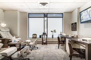 בית מלון כפרי Springhill Suites By Marriott Old Montreal