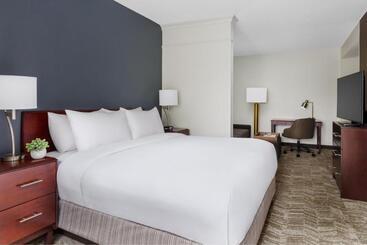 هتل Springhill Suites Manchesterboston Regional Airport