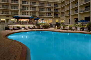 هتل Springhill Suites By Marriott Pensacola Beach