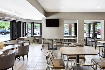 هتل Springhill Suites Phoenix Tempe Airport