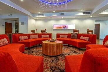هتل Springhill Suites By Marriott Savannah Midtown