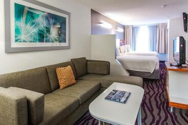هتل Springhill Suites By Marriott Savannah Midtown
