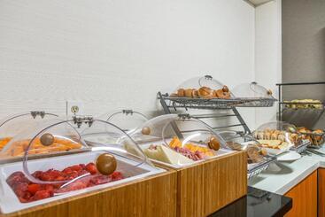 هتل Springhill Suites By Marriott Savannah Midtown