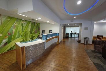 هتل Springhill Suites By Marriott Savannah Midtown