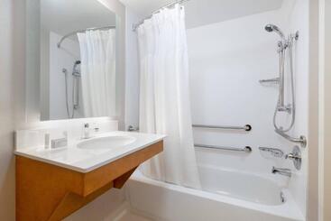 هتل Springhill Suites By Marriott Williamsburg