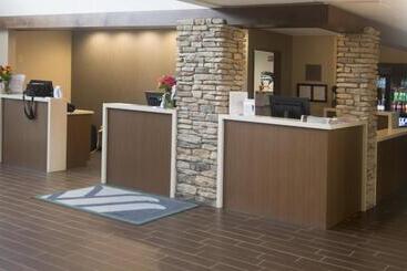 هتل Wyndham Garden Madison Fitchburg