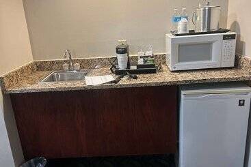 هتل Wyndham Garden Madison Fitchburg