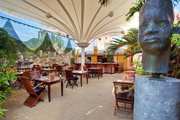 هتل Kura Hulanda Village & Spa