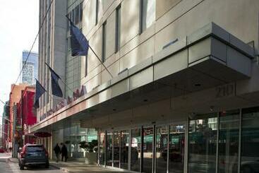 Pantages Hotel Toronto Centre
