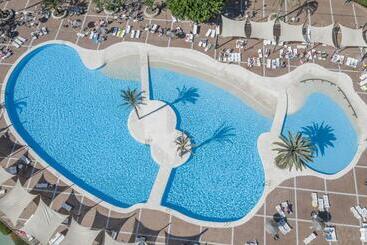 استراحتگاه Club Cala Romani