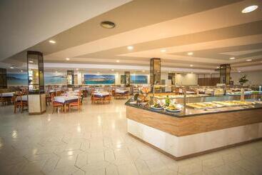 استراحتگاه Club Cala Romani