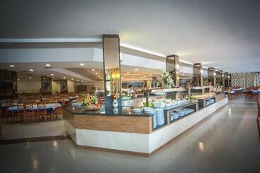 استراحتگاه Club Cala Romani