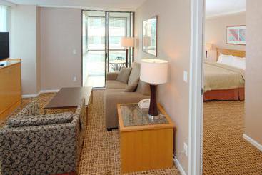 هتل Landis  And Suites