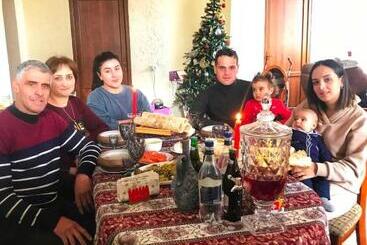 تختخواب و صبحانه Elegaya Guest House