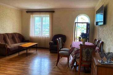 민박 Elegaya Guest House