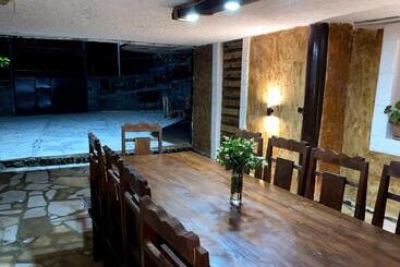 민박 Elegaya Guest House
