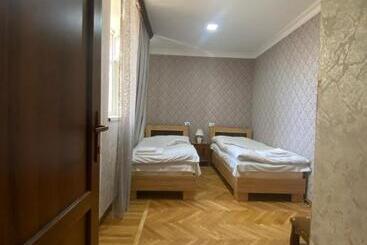 민박 Elegaya Guest House