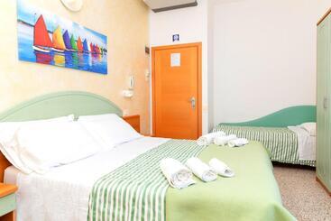 هتل Caravel B&b