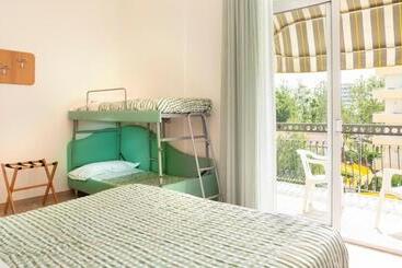 هتل Caravel B&b