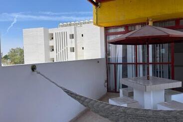 هتل Inmotega   Suites Tg