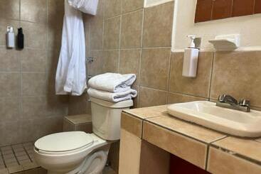 هتل Inmotega   Suites Tg