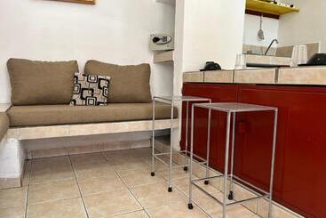 هتل Inmotega   Suites Tg