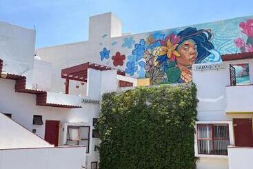 هتل Inmotega   Suites Tg