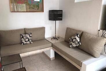 هتل Inmotega   Suites Tg