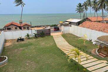 هتل Isamar Front Beach