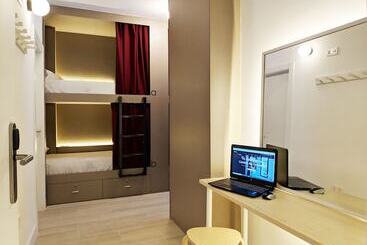 پانسیون Broz Hostel