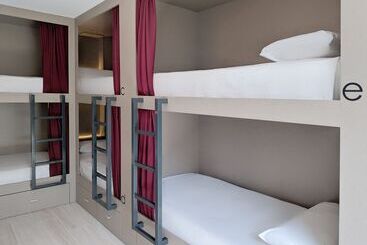 پانسیون Broz Hostel