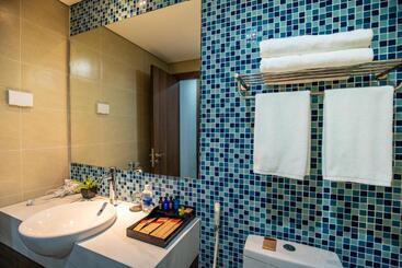 Ramada Hotel & Suites By Wyndham Halong Bay View