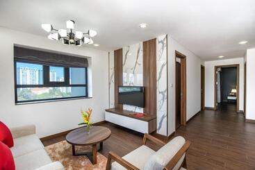 Ramada Hotel & Suites By Wyndham Halong Bay View