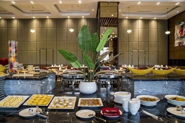 Ramada Hotel & Suites By Wyndham Halong Bay View