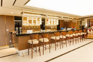 Ramada Hotel & Suites By Wyndham Halong Bay View
