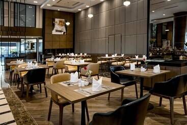 Ramada Hotel & Suites By Wyndham Halong Bay View