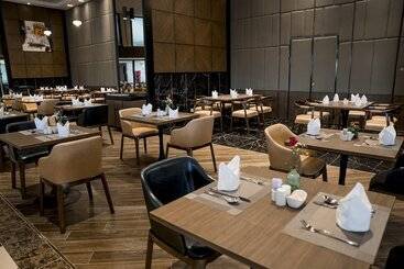 Ramada Hotel & Suites By Wyndham Halong Bay View