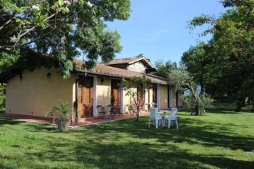 تختخواب و صبحانه Podere San Paolo
