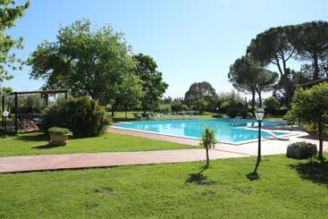 تختخواب و صبحانه Podere San Paolo