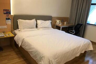 هتل 7days Inn Anqing Train Station Branch