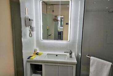 هتل 7days Inn Ji'nan Changqing University Ginza Commercial Street Branch