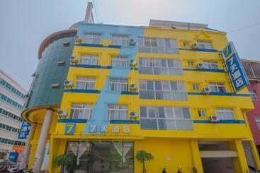 هتل 7days Inn Xishuangbanna Gasa Airport Passenger Transport South Station Branch
