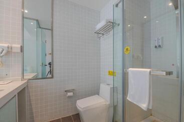 هتل 7days Inn Xishuangbanna Gasa Airport Passenger Transport South Station Branch