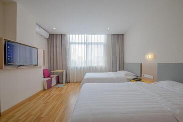 هتل 7days Inn Xishuangbanna Gasa Airport Passenger Transport South Station Branch