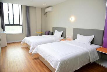 هتل 7days Inn Xuzhou Xincheng City Council Aoti Branch