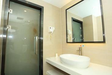 هتل 7 Days Premium Nanjing Southeast China University Gulou Hospital
