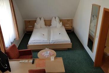 هتل Gasthof Specht