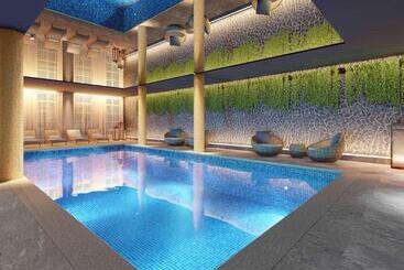 هتل Mercure Han Sur Lesse