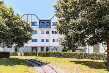 هتل Mercure Han Sur Lesse