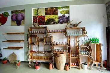هتل Nëna Dashuri Agroturizëm